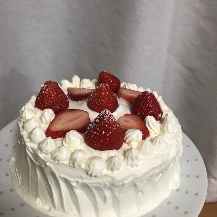 男子でも作れるたっぷり苺のショートケーキ